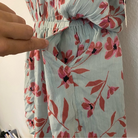 Billabong Womens Size Medium Ruffle Up Floral Romper With Open Back New With Tag - Picture 7 of 11